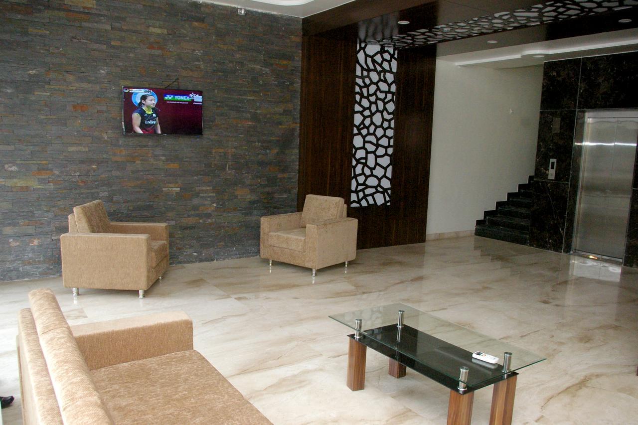 Hotel Gulmohar Pride Ahmednagar Esterno foto