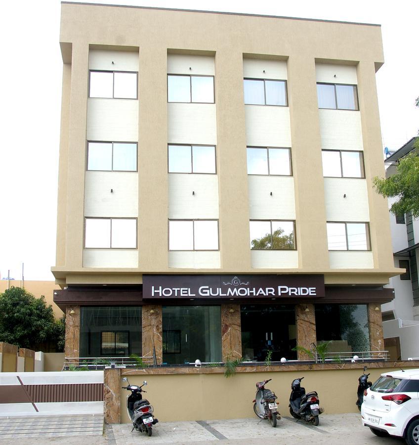 Hotel Gulmohar Pride Ahmednagar Esterno foto