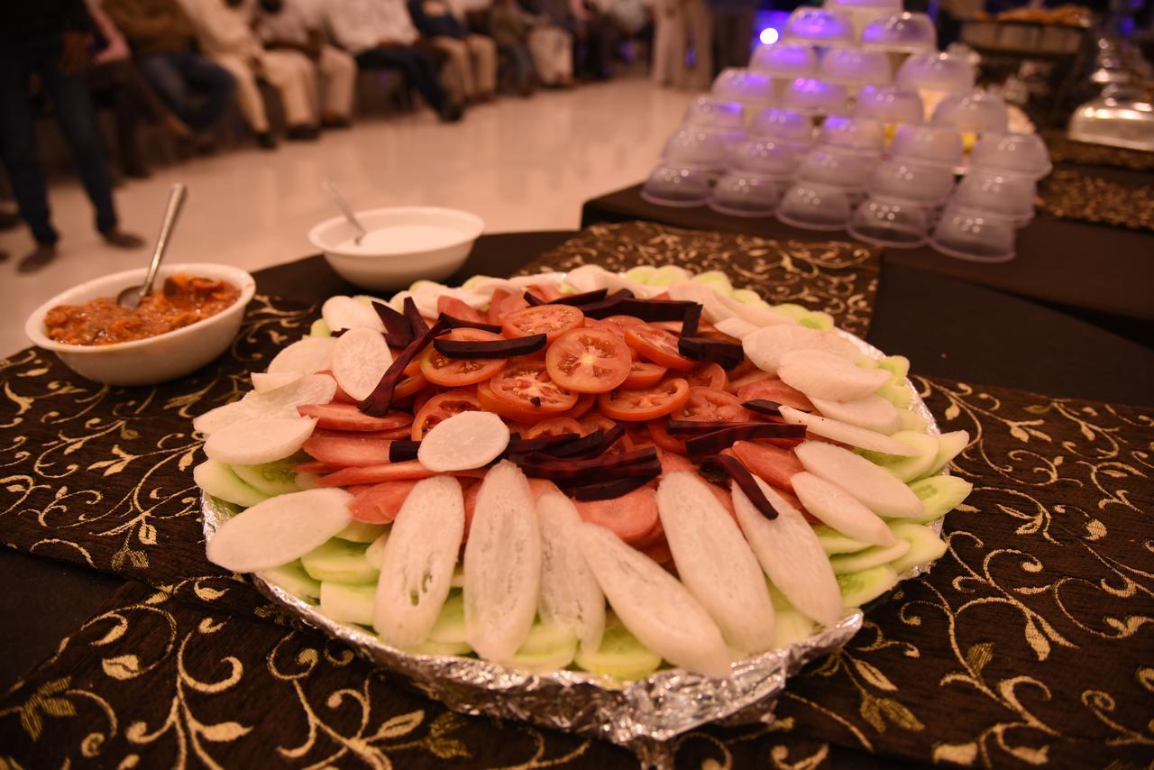 Hotel Gulmohar Pride Ahmednagar Esterno foto